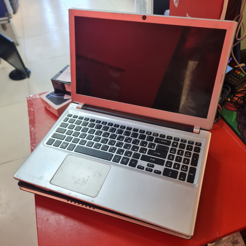 Ноутбук Acer v5-551g