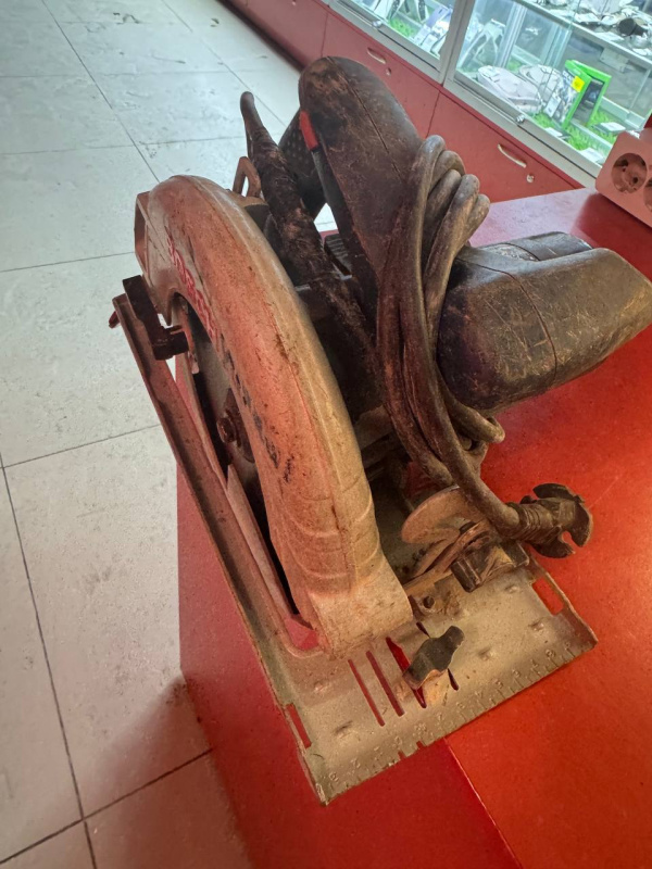 Циркулярная пила Bosch g s c190