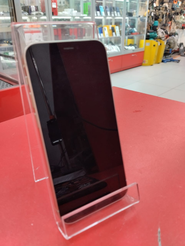 Мобильный телефон Apple iPhone XR