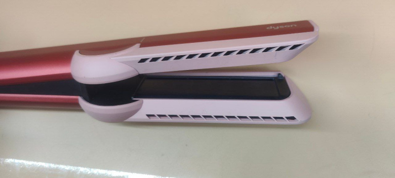 Плойка Dyson Airstrait HT01
