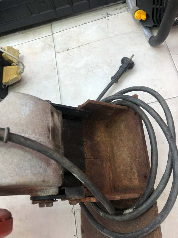 Монтажная пила Maktec MT240