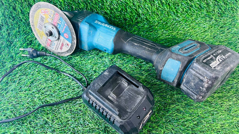 Болгарка Makita Не указана