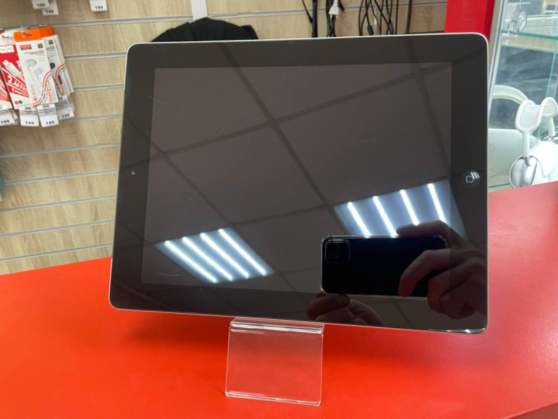 Планшет Apple iPad 4
