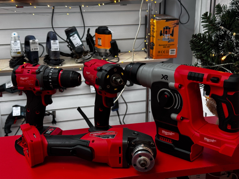 Набор электроинструмента Milwaukee 4 в 1