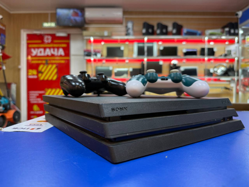 Игровая приставка PlayStation 4 PRO