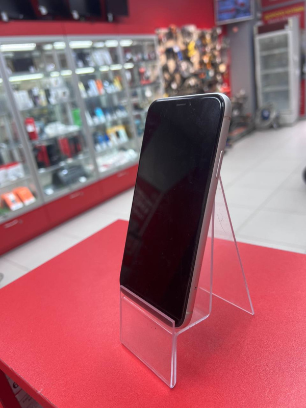 Мобильный телефон Apple iPhone XR