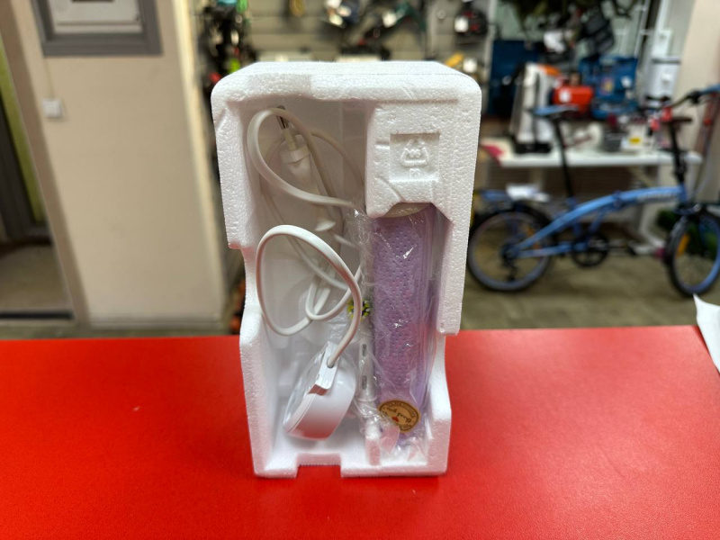 Зубная электрощётка Braun 100