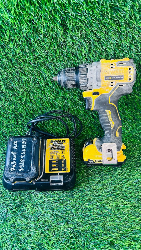 Шуруповерт Dewalt DCD701 XR