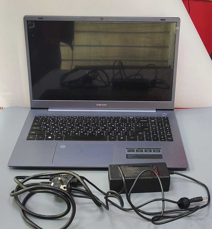 Ноутбук DEXP m15-I5w303
