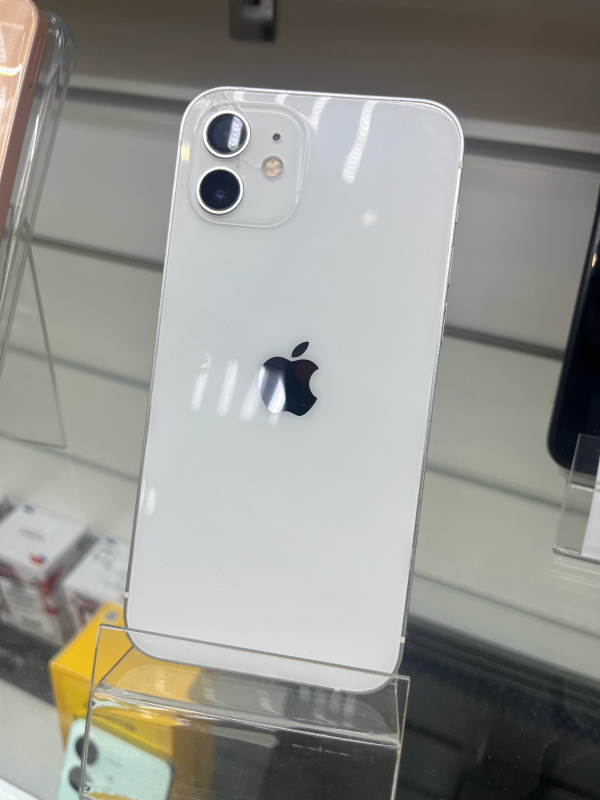 Мобильный телефон Apple iPhone 12
