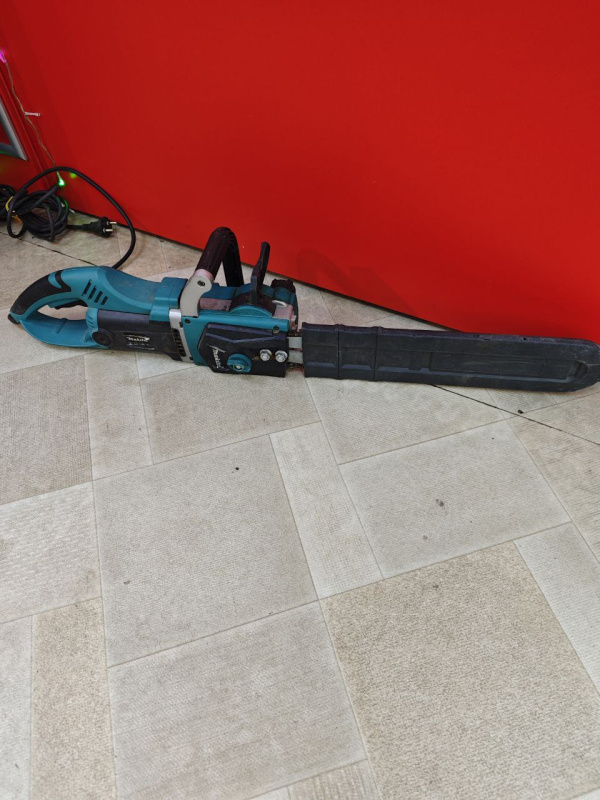 Цепная пила Makita MT405-10