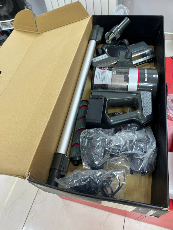 Пылесос Redmond RV-UR362