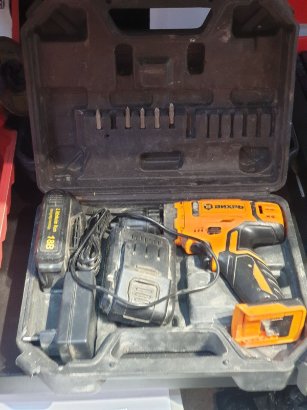 Шуруповерт ВИХРЬ ДА-18Л-2К