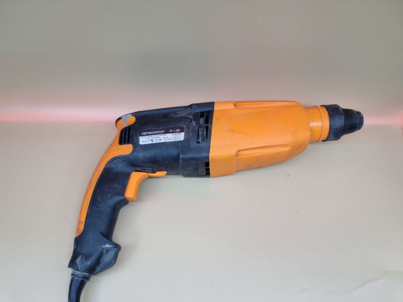 Перфоратор Electrolux П-1.0к