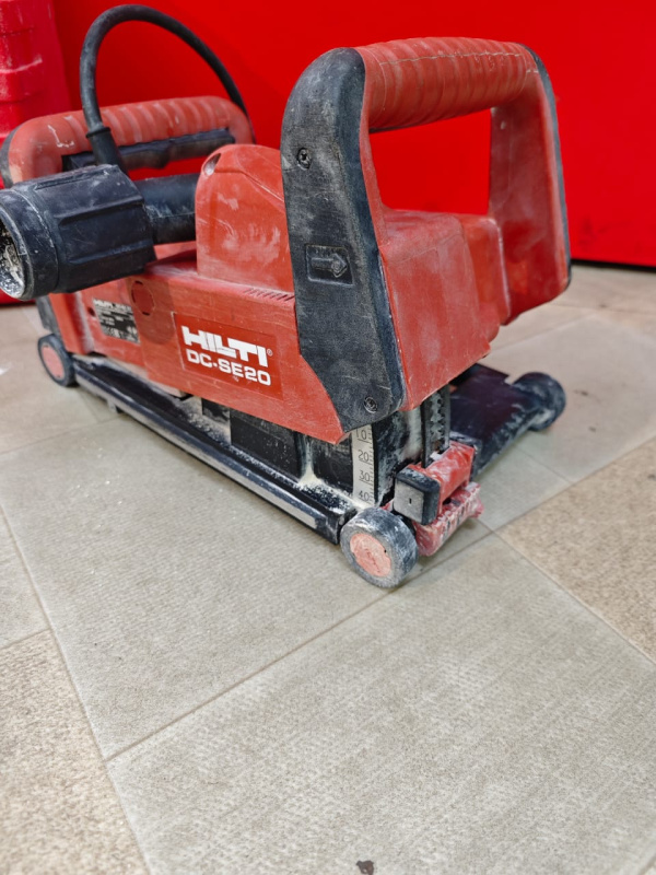 Штроборез Hilti DC-SE20