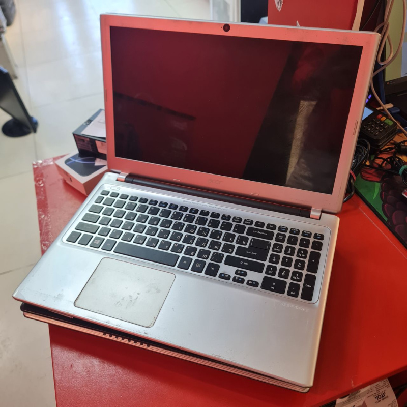 Ноутбук Acer v5-551g