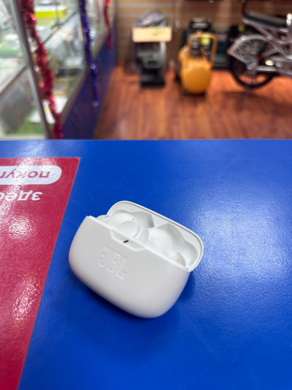 Наушники JBL --