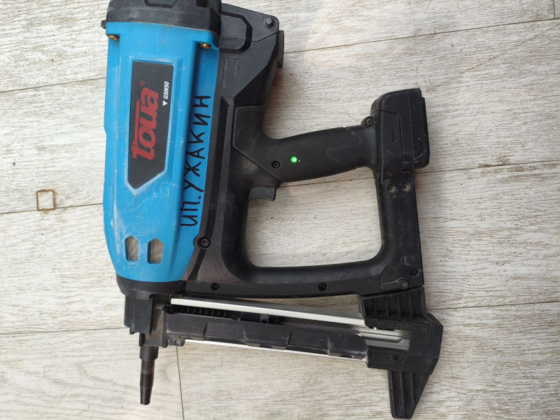 Гвоздескобозабивной пистолет TOUA GSN 50