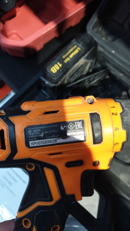 Шуруповерт ВИХРЬ ДА-18Л-2К