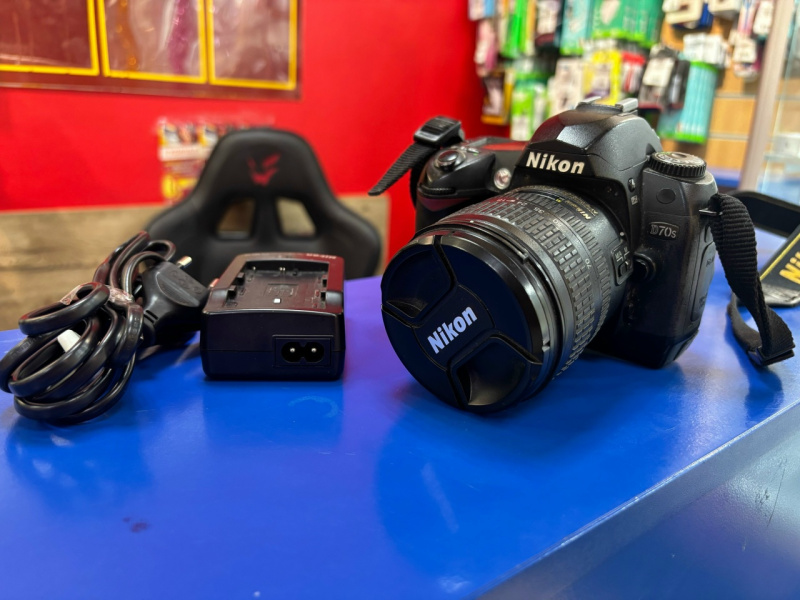 Фотоаппарат Nikon в70s