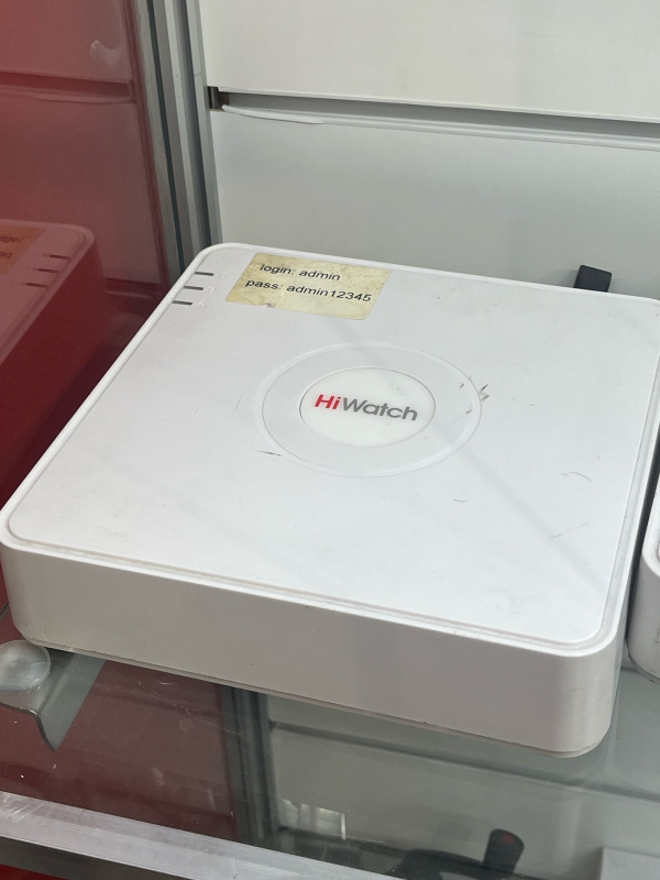 Видеорегистратор HiWatch ds-h108g