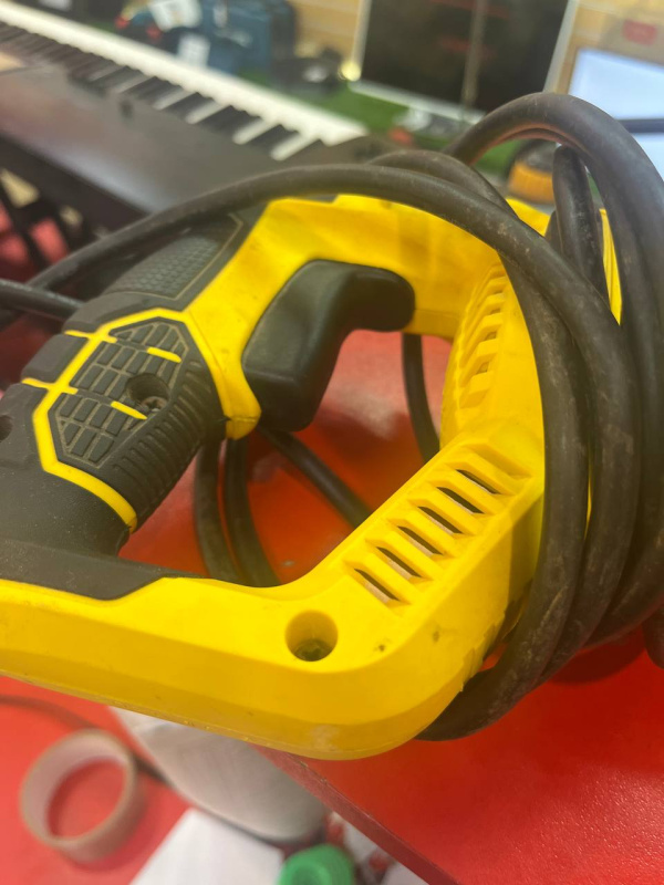 Сабельная пила Stanley SPT900