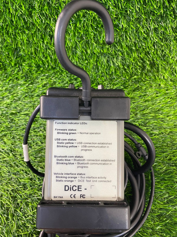 Авто аксессуар Автомобильное зарядное устройство  dice