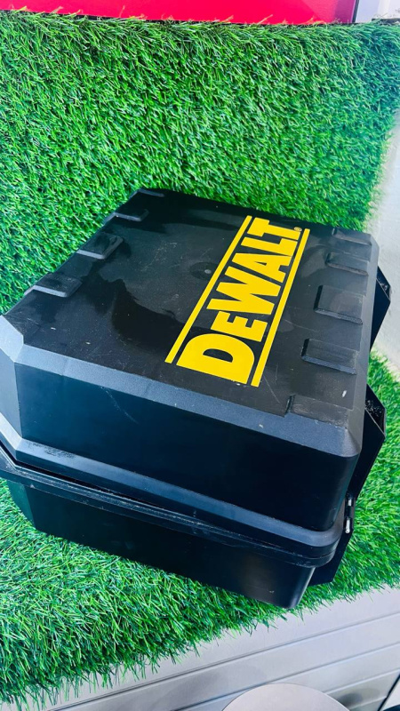 Циркулярная пила Dewalt dwe575