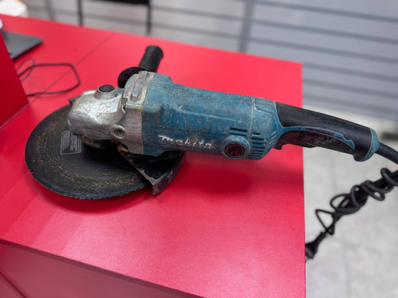 Болгарка Makita GA9050