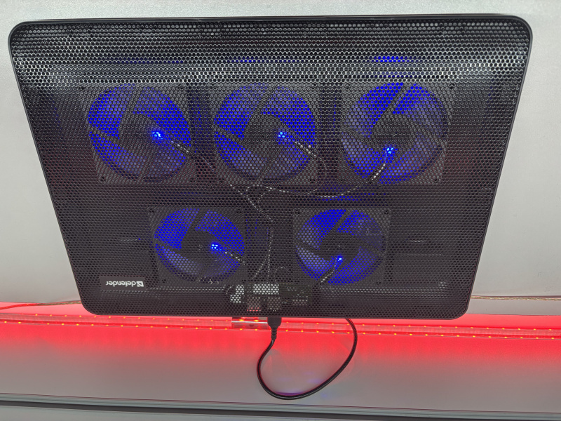 Подставка с охлаждением Defender NS-509