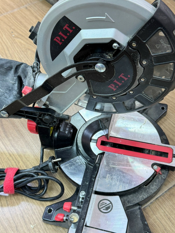 Торцовочная пила P.I.T. PMS210-C