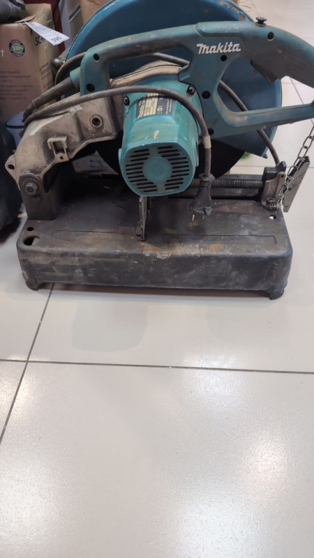 Торцовочная пила Makita 1401