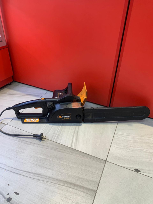 Электропила Deco Dec-2040N