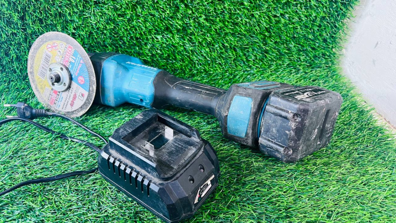 Болгарка Makita Не указана