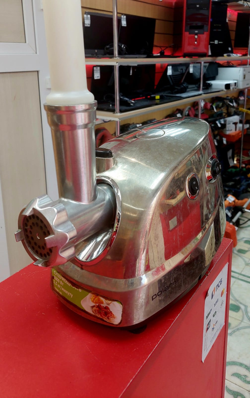 Электрическая мясорубка Polaris PMC 1806 CHROME