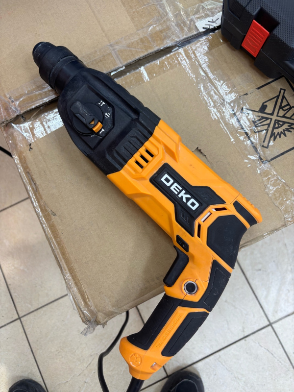 Перфоратор Deko ZKH950