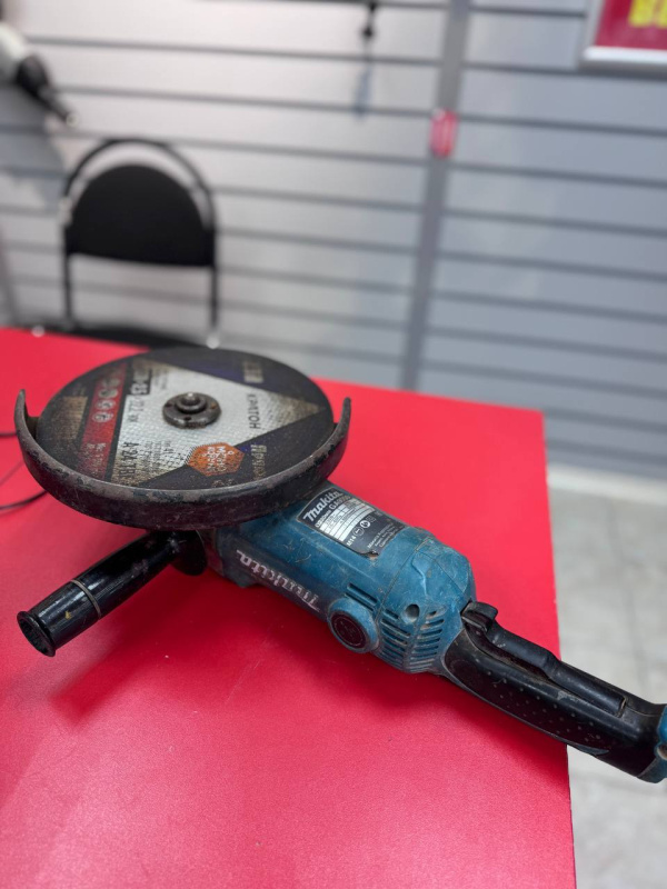 Болгарка Makita GA9050