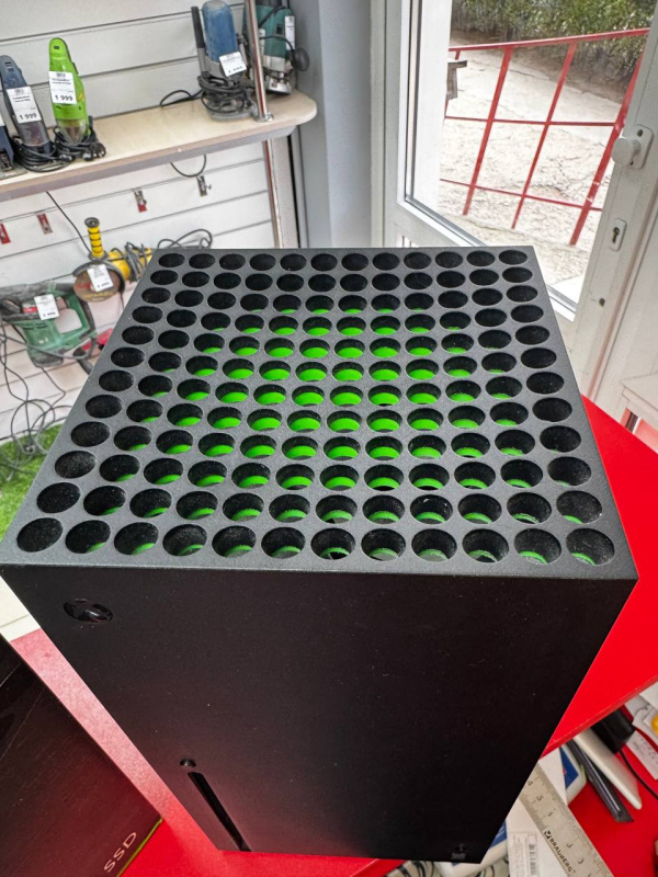 Игровая приставка Xbox Series X 1TB