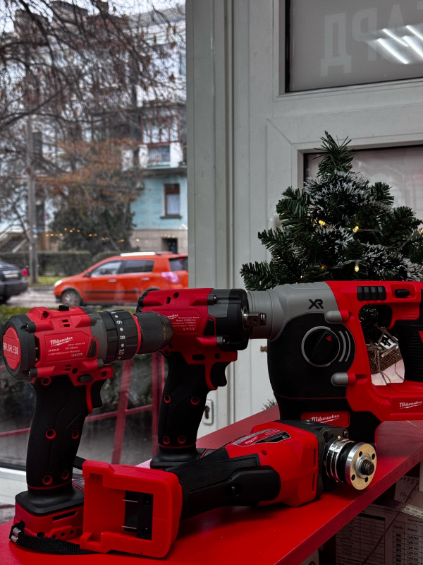 Набор электроинструмента Milwaukee 4 в 1