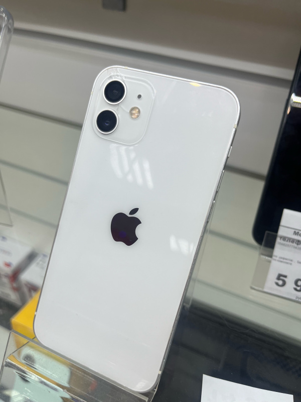 Мобильный телефон Apple iPhone 12