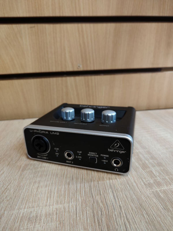 Звуковая карта   U-phoria Um 2