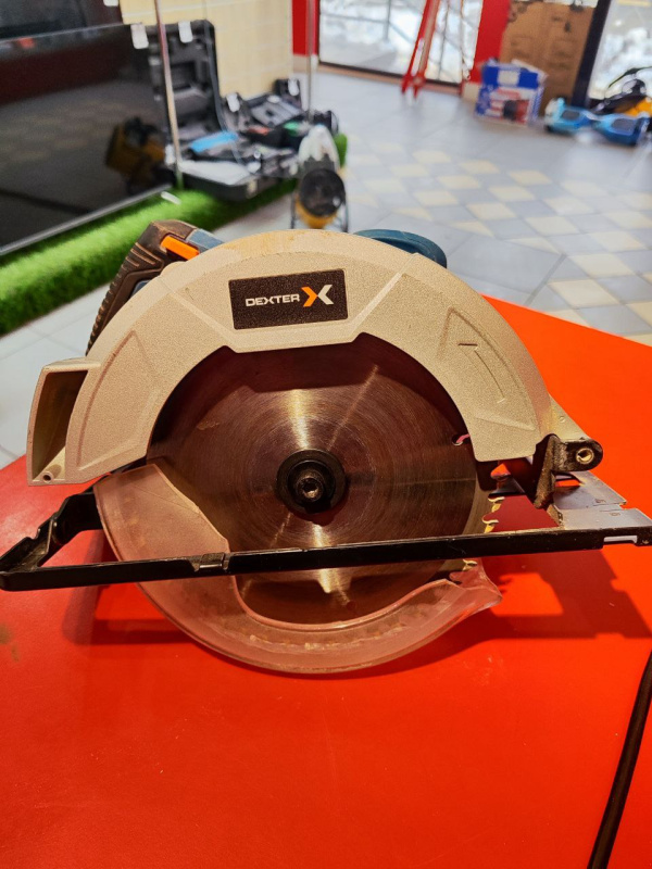 Циркулярная пила Dexter 1300CIS2-185.5