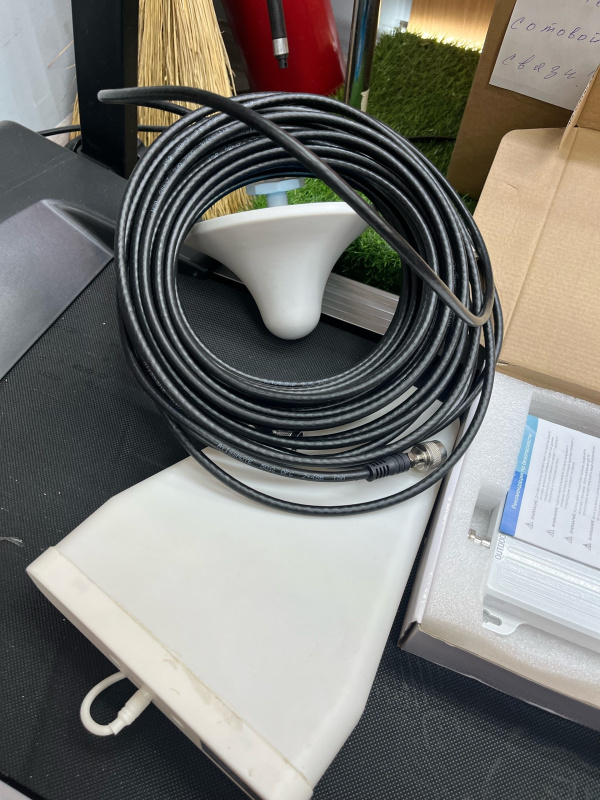 Усилитель сигнала  900/1800/2100МГЦ