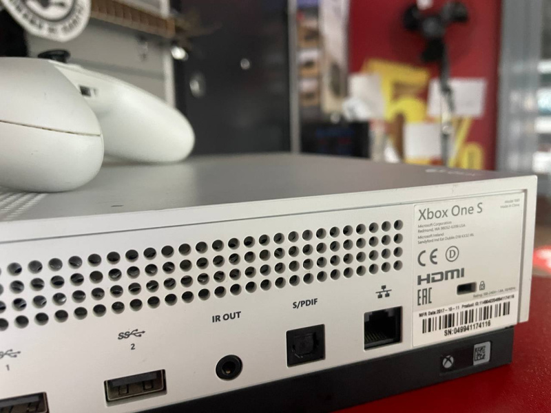 Игровая приставка Xbox one s