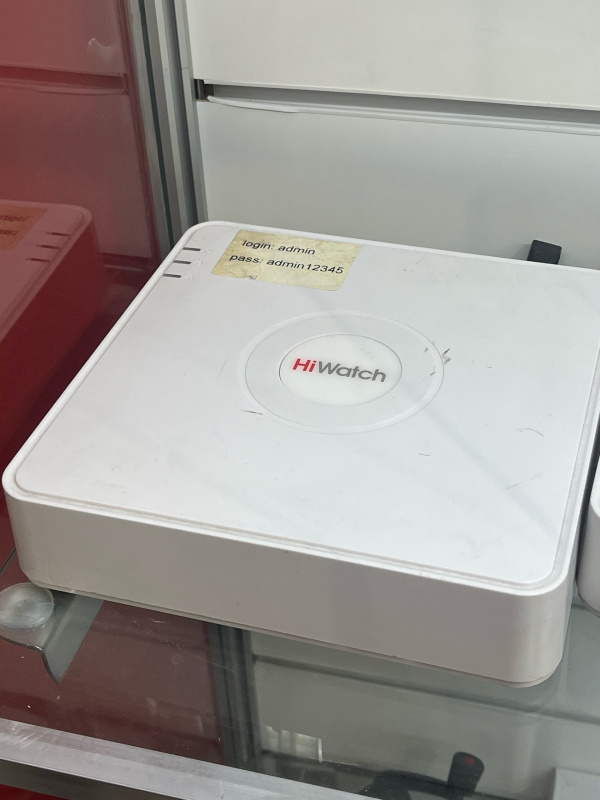 Видеорегистратор HiWatch ds-h108g