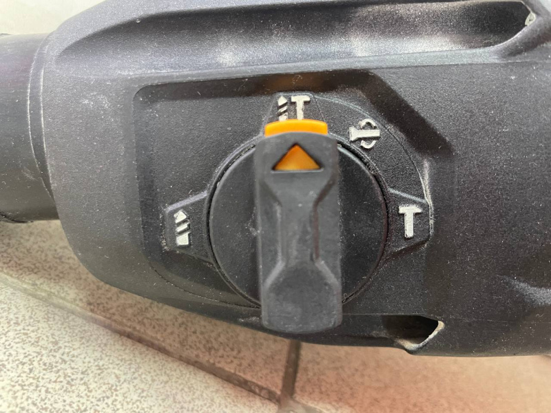 Перфоратор Deko ZKH950