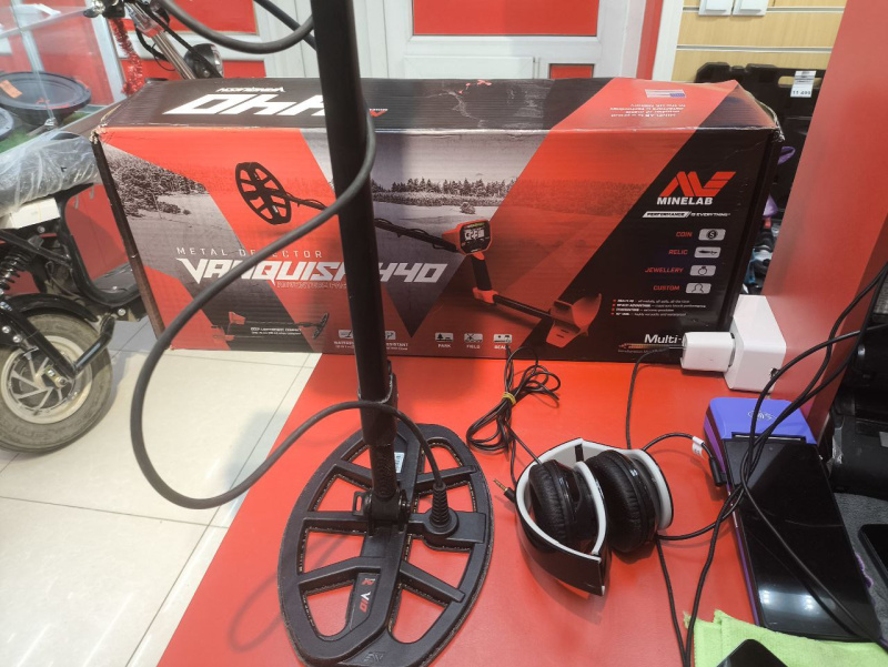 Метвалоискатель HSINTEK Minelab Vanquish 440