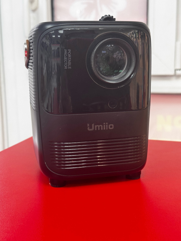 Проектор Umiio A008