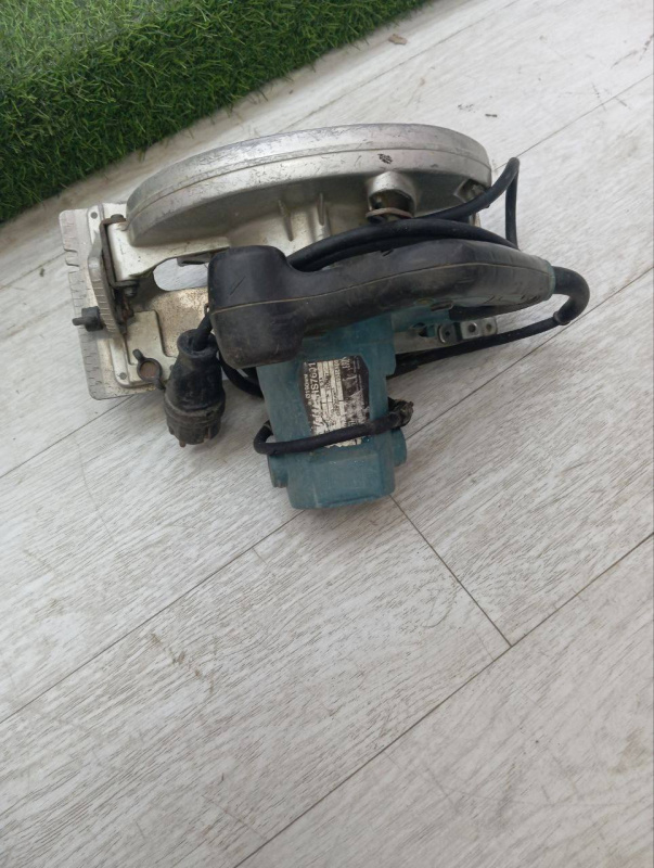 Циркулярная пила Makita hs7601