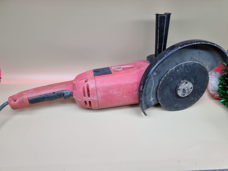 Болгарка DERZHI 150/1500Д